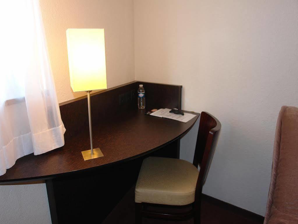 Brit Hotel Du Stade Rennes Ouest Kültér fotó